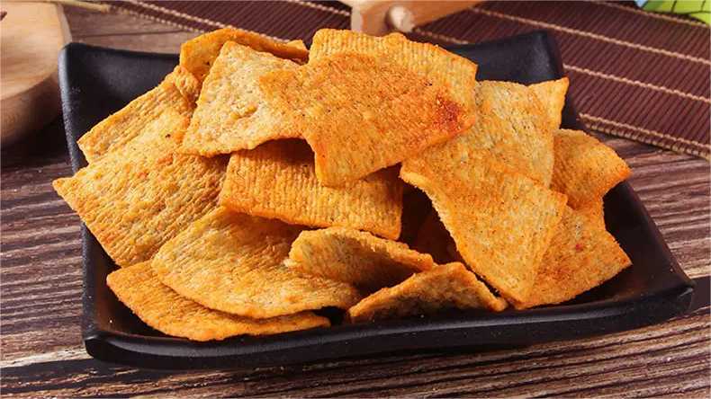 花椒鍋巴灌裝封口機(jī)：定制高效，為網(wǎng)紅零食生產(chǎn)加速