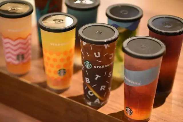 冰球革命，高效生產(chǎn)：大型杯裝冰球包裝設備助力飲料企業(yè)創(chuàng)新升級